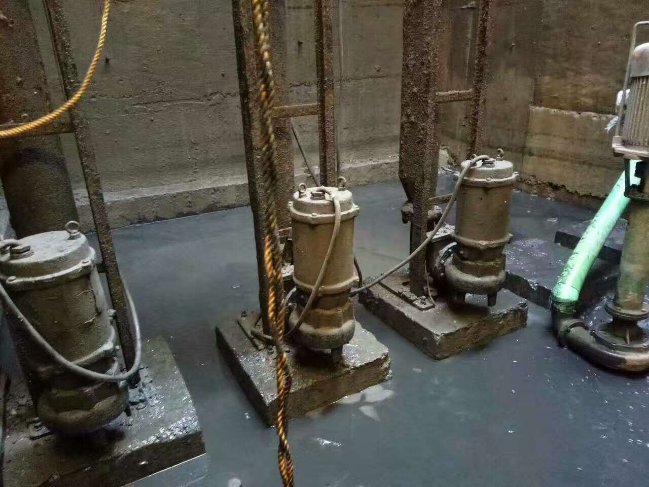 永泰污水池清理